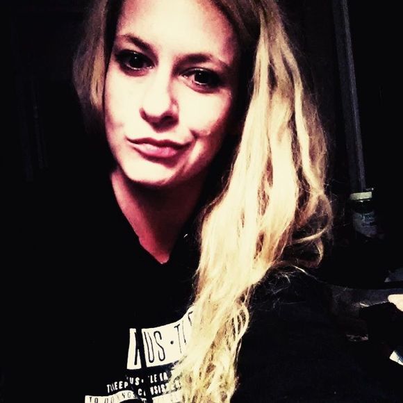 Meet your Posher, Jessica - Picture 1 of 1